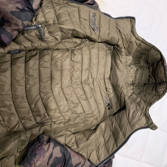 EUC reversible light weight down filled jacket. - Picture 4 of 11